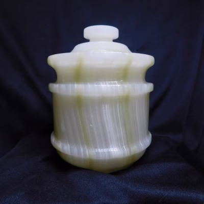 Onyx Jar Gorgeous green  4 1/2"